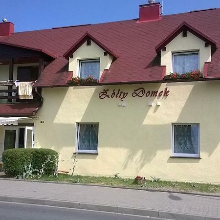 Zolty Domek Apartment Dzwirzyno Bagian luar foto